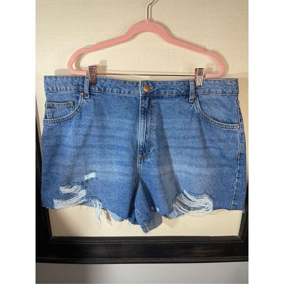 Cotton On Distressed Short - NWT - Size 14 - Picture 2 of 7
